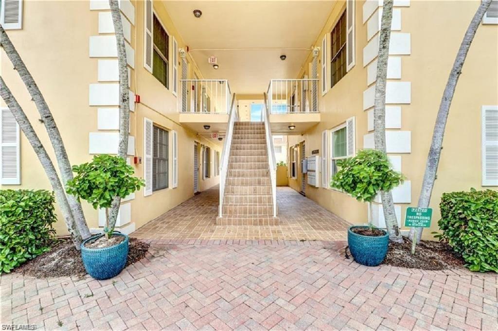 PIERRE CLUB - Residential Lease