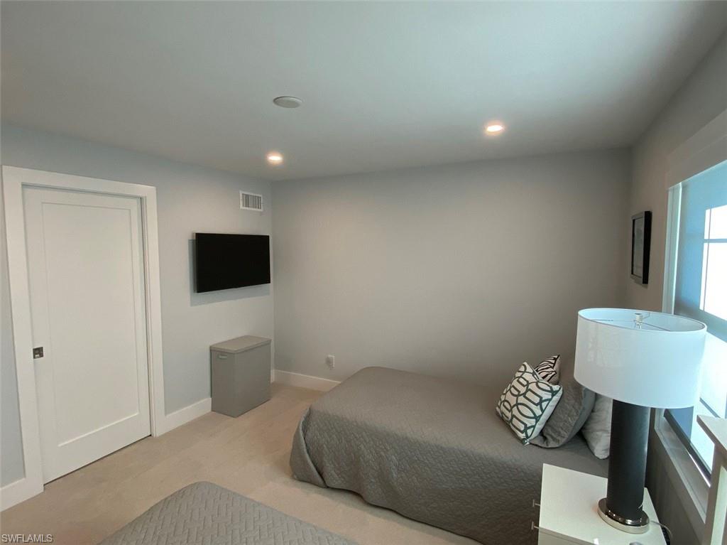 PIERRE CLUB - Residential Lease