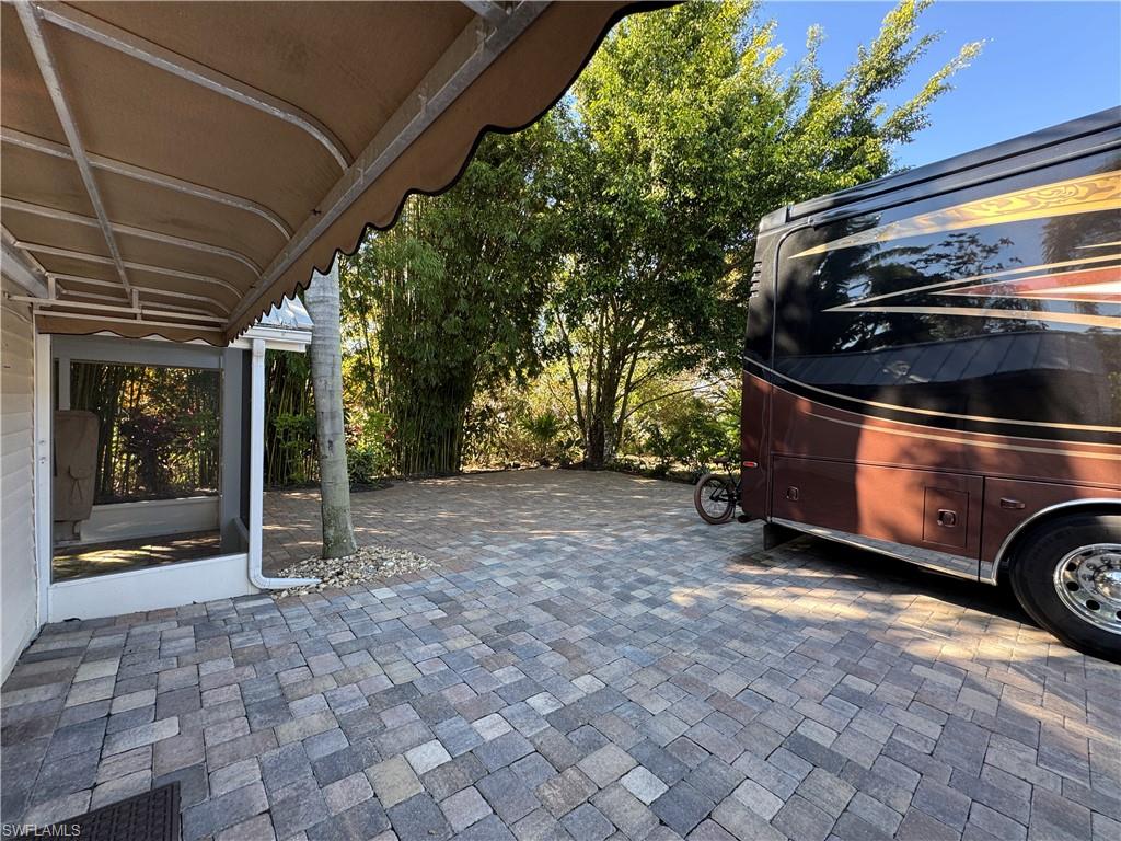 RIVERBEND MOTORCOACH RESORT - Land