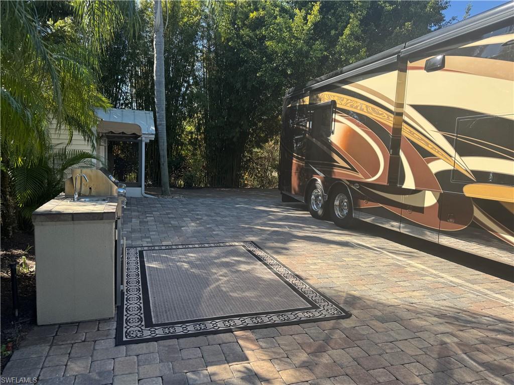 RIVERBEND MOTORCOACH RESORT - Land
