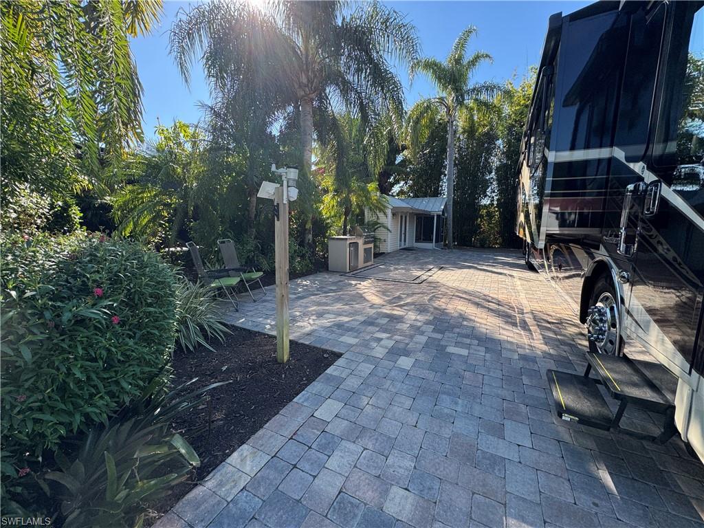 RIVERBEND MOTORCOACH RESORT - Land