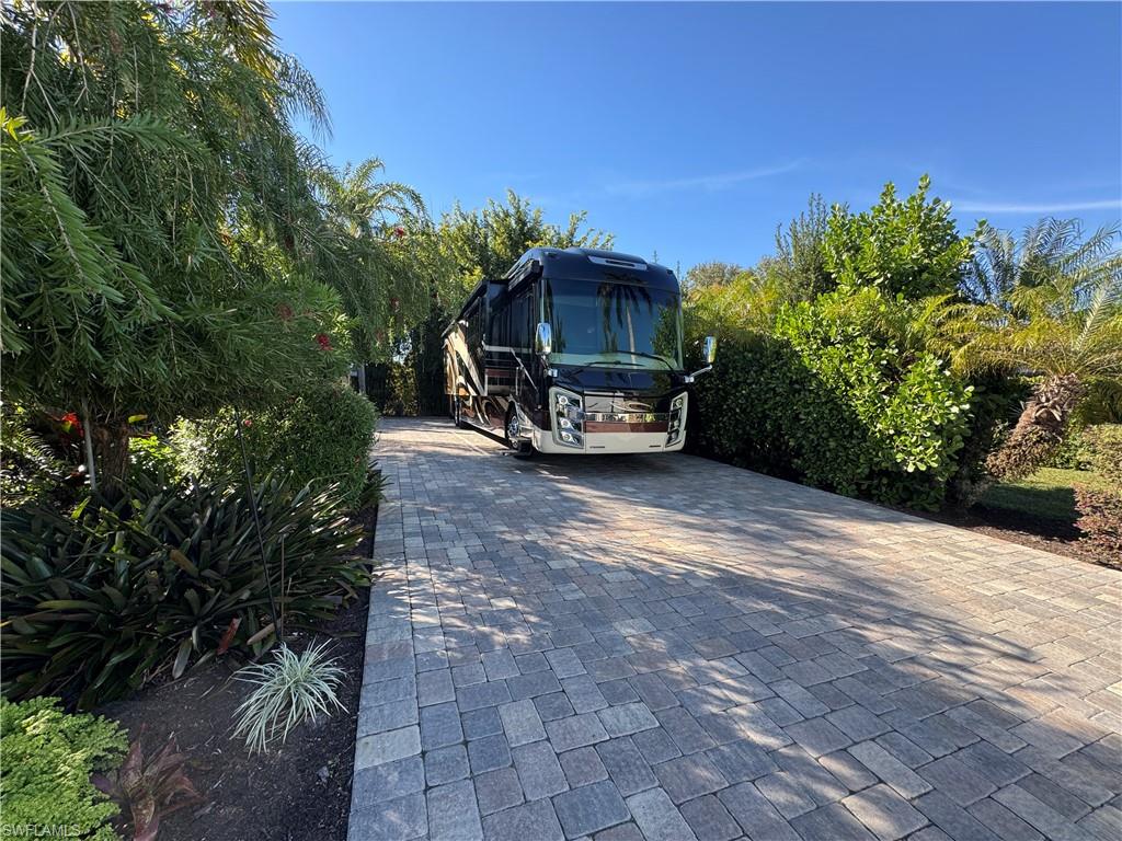 RIVERBEND MOTORCOACH RESORT - Land