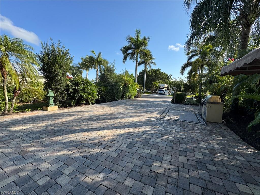 RIVERBEND MOTORCOACH RESORT - Land