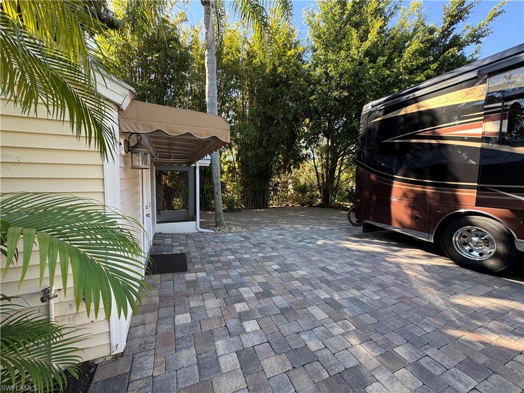 RIVERBEND MOTORCOACH RESORT - Land