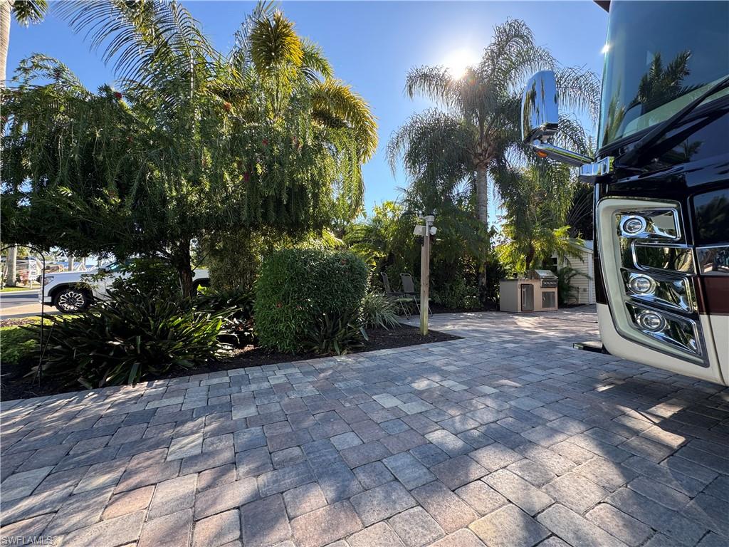 RIVERBEND MOTORCOACH RESORT - Land