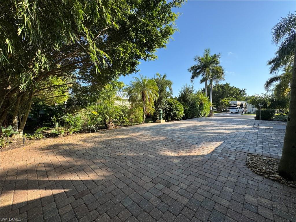 RIVERBEND MOTORCOACH RESORT - Land