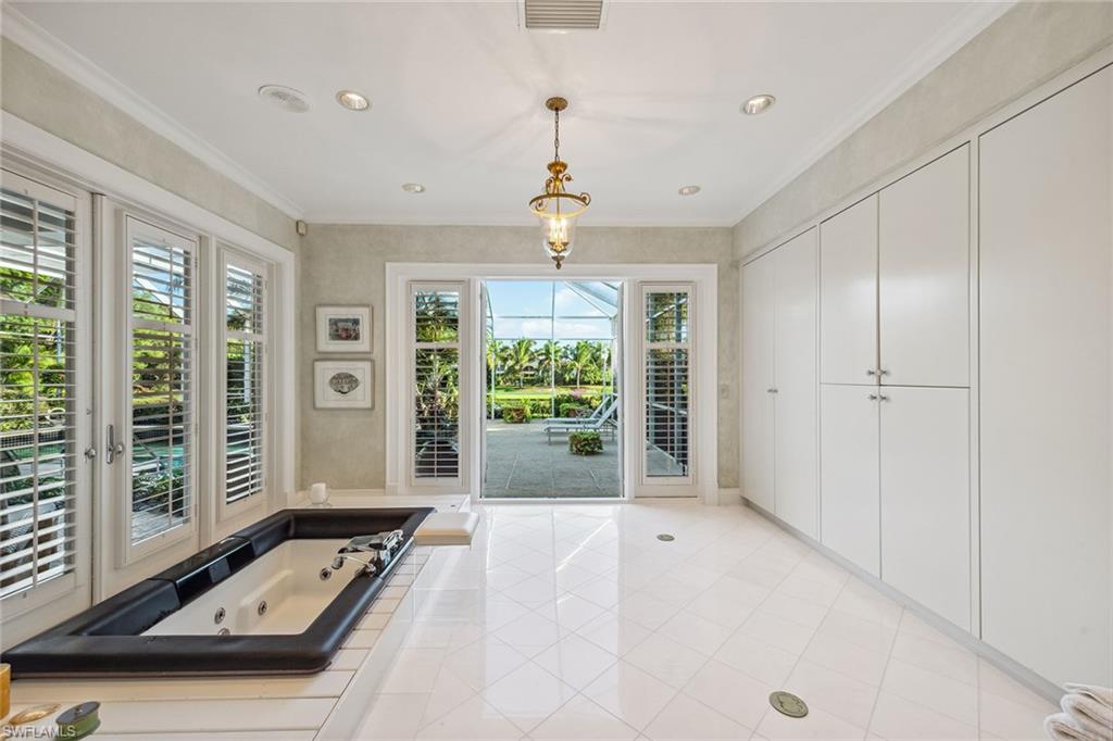 BAY COLONY SHORES - Residential
