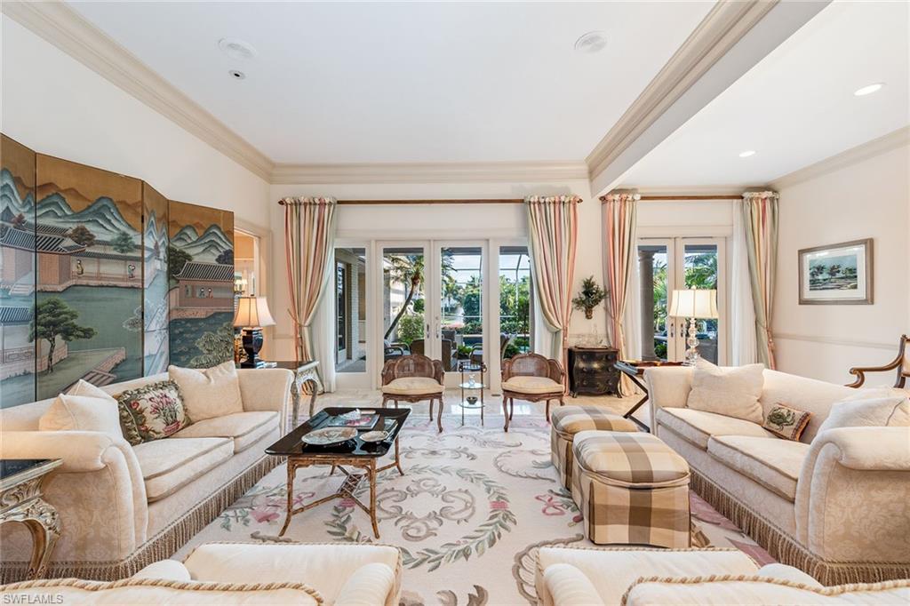 BAY COLONY SHORES - Residential