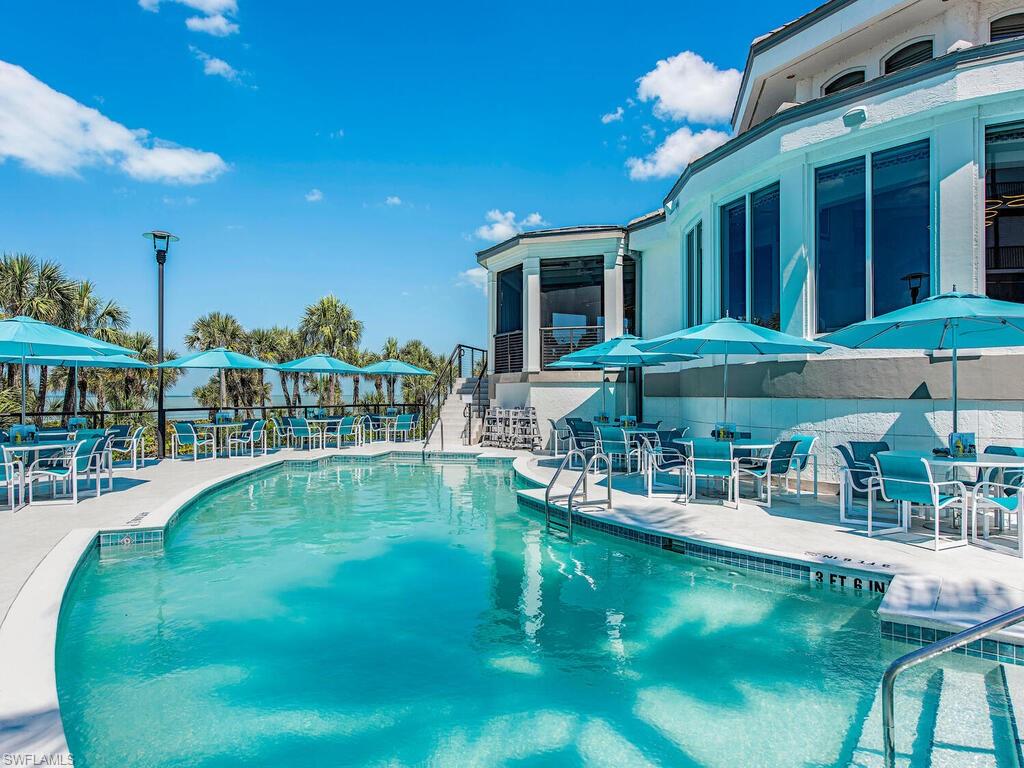 CARLYSLE AT BAY COLONY - Residential