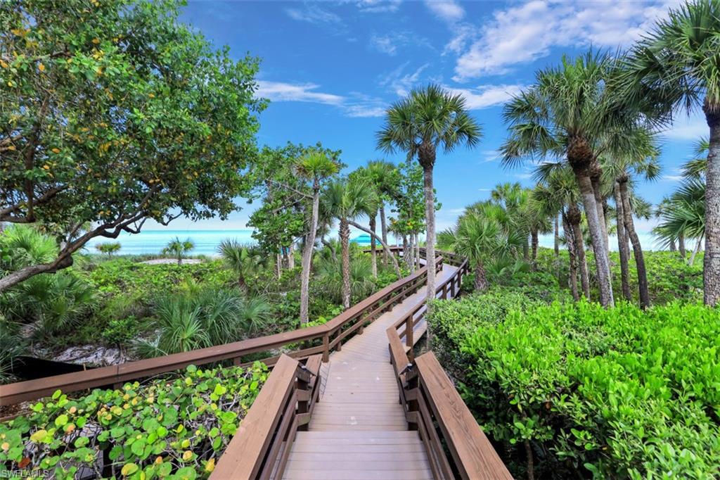 CARLYSLE AT BAY COLONY - Residential