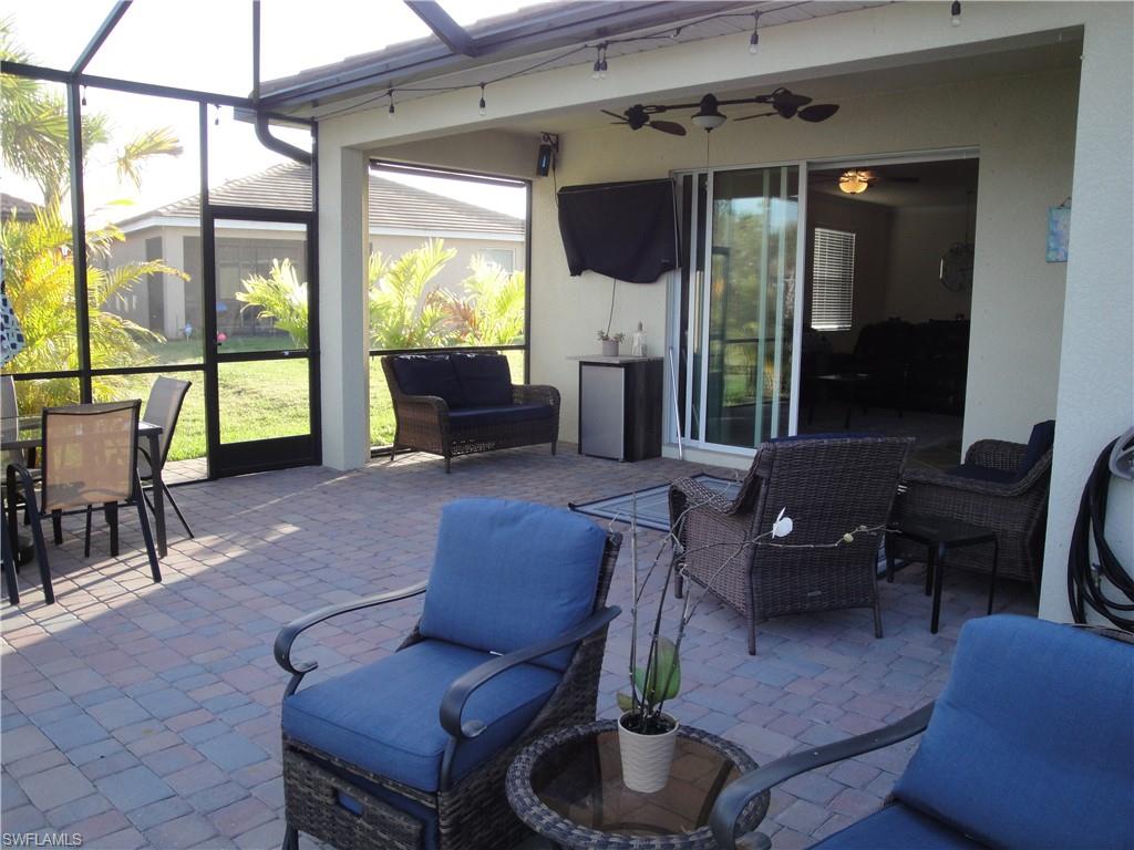 HAMPTON LAKES - Residential