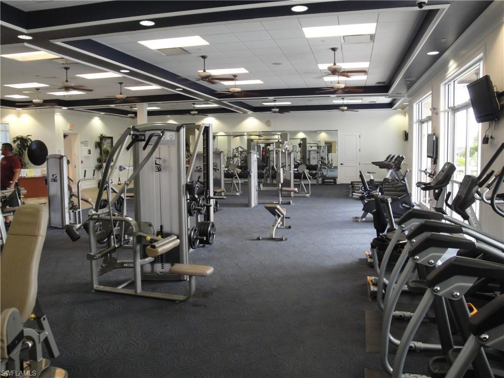 HAMPTON LAKES - Residential