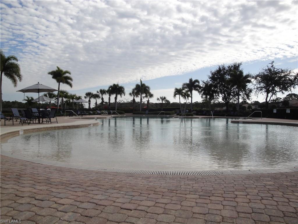 HAMPTON LAKES - Residential