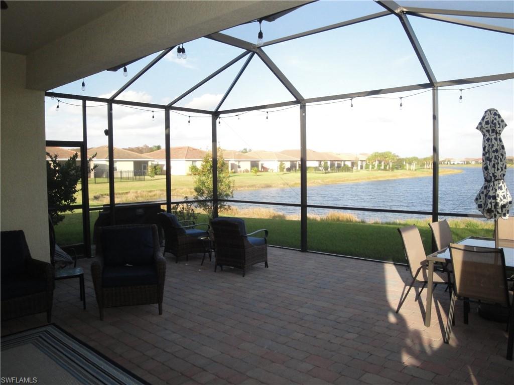 HAMPTON LAKES - Residential