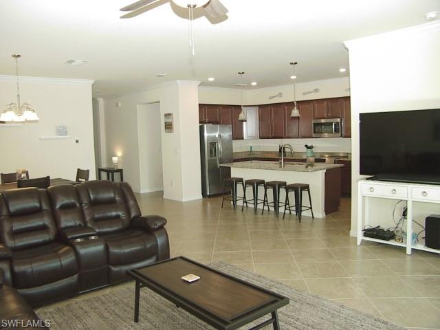 HAMPTON LAKES - Residential