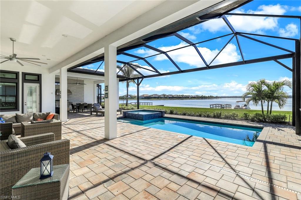 ESPLANADE LAKE CLUB - Residential