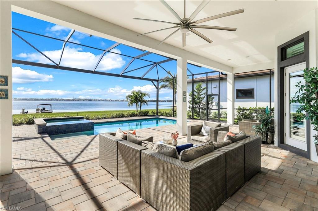 ESPLANADE LAKE CLUB - Residential