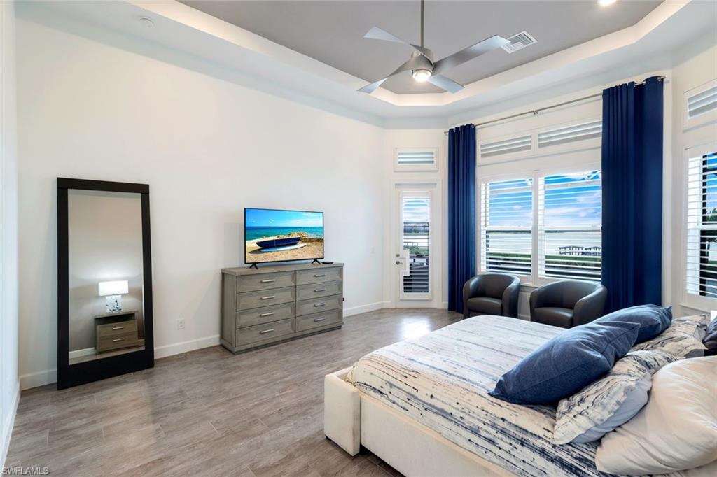 ESPLANADE LAKE CLUB - Residential