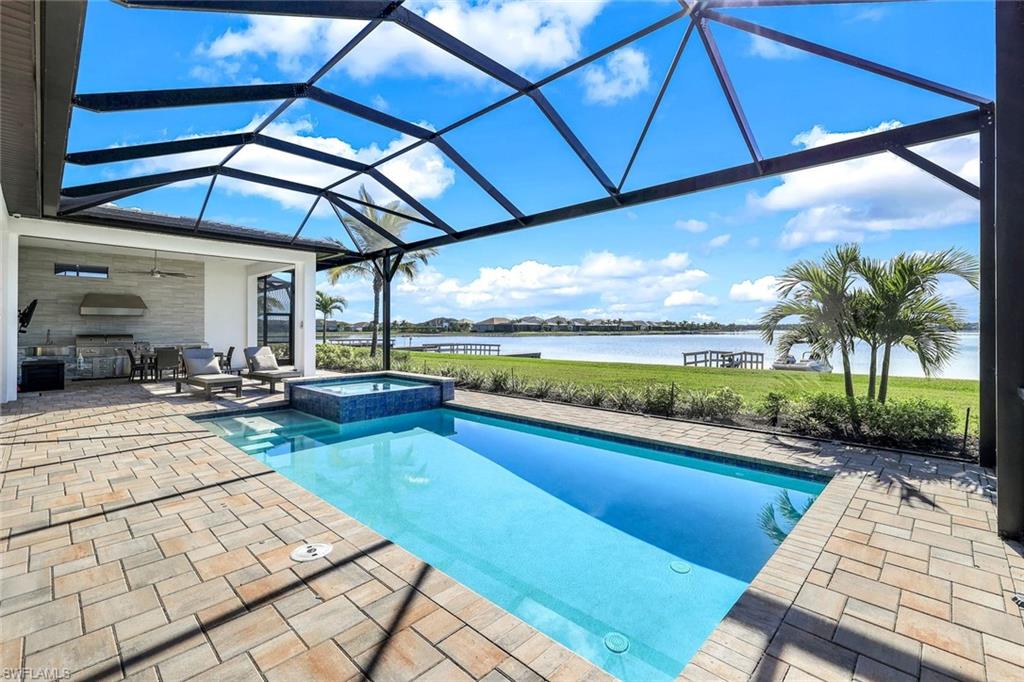 ESPLANADE LAKE CLUB - Residential