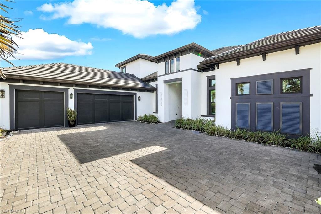 ESPLANADE LAKE CLUB - Residential