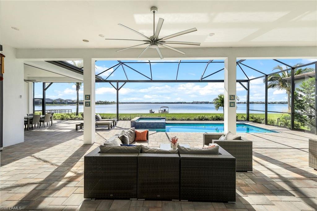 ESPLANADE LAKE CLUB - Residential