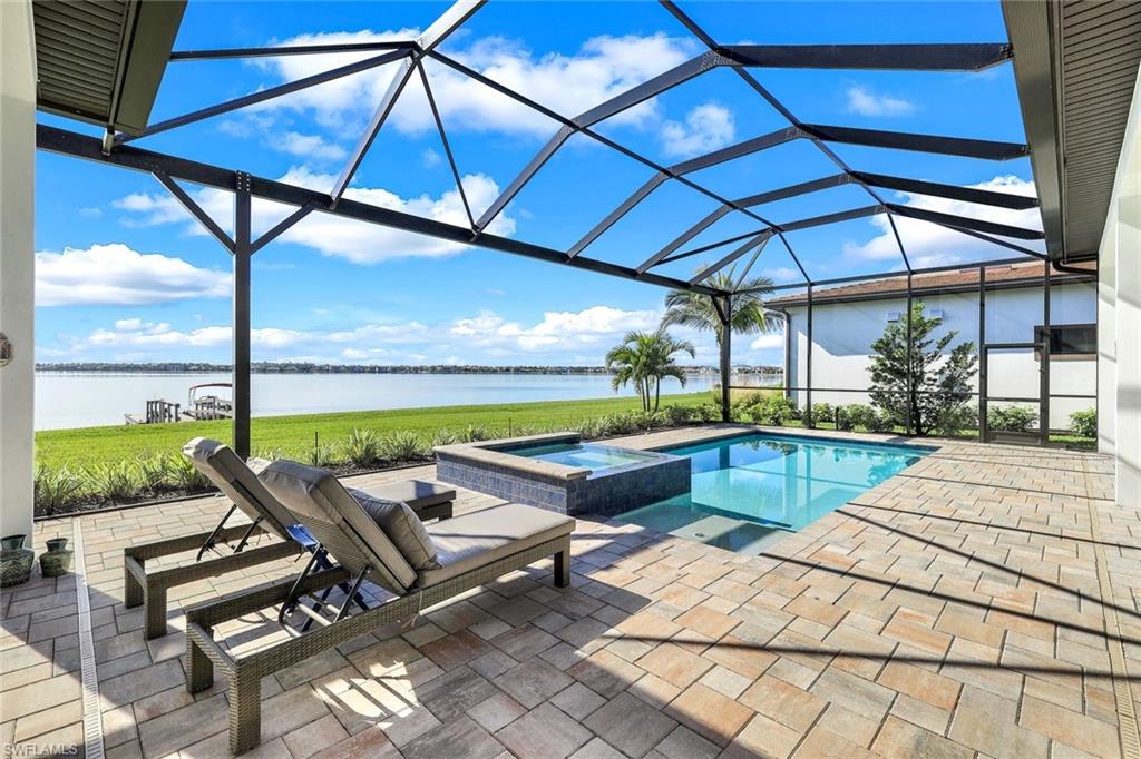 ESPLANADE LAKE CLUB - Residential