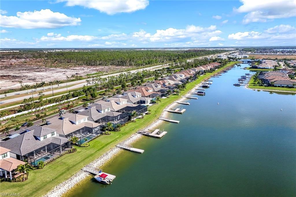 ESPLANADE LAKE CLUB - Residential