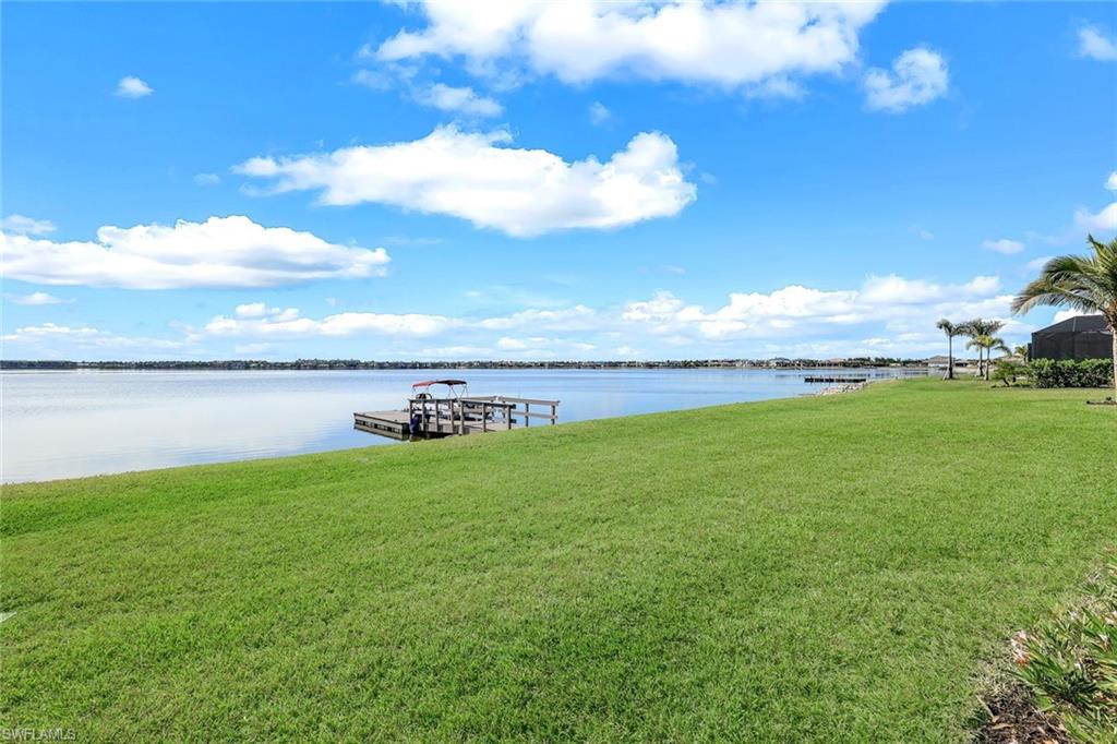 ESPLANADE LAKE CLUB - Residential