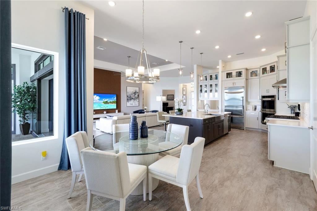 ESPLANADE LAKE CLUB - Residential