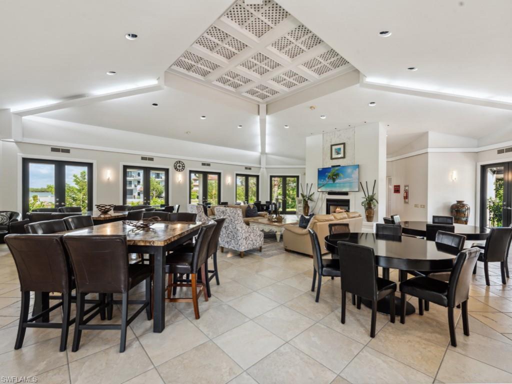 LA PENINSULA - Residential