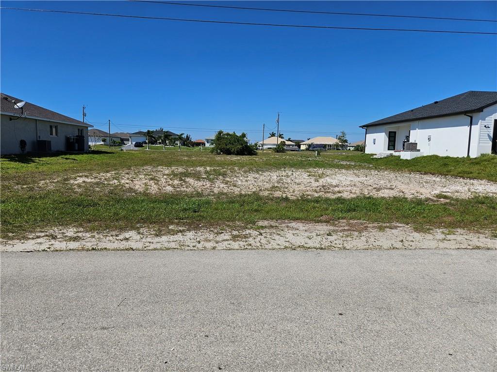 CAPE CORAL - Land