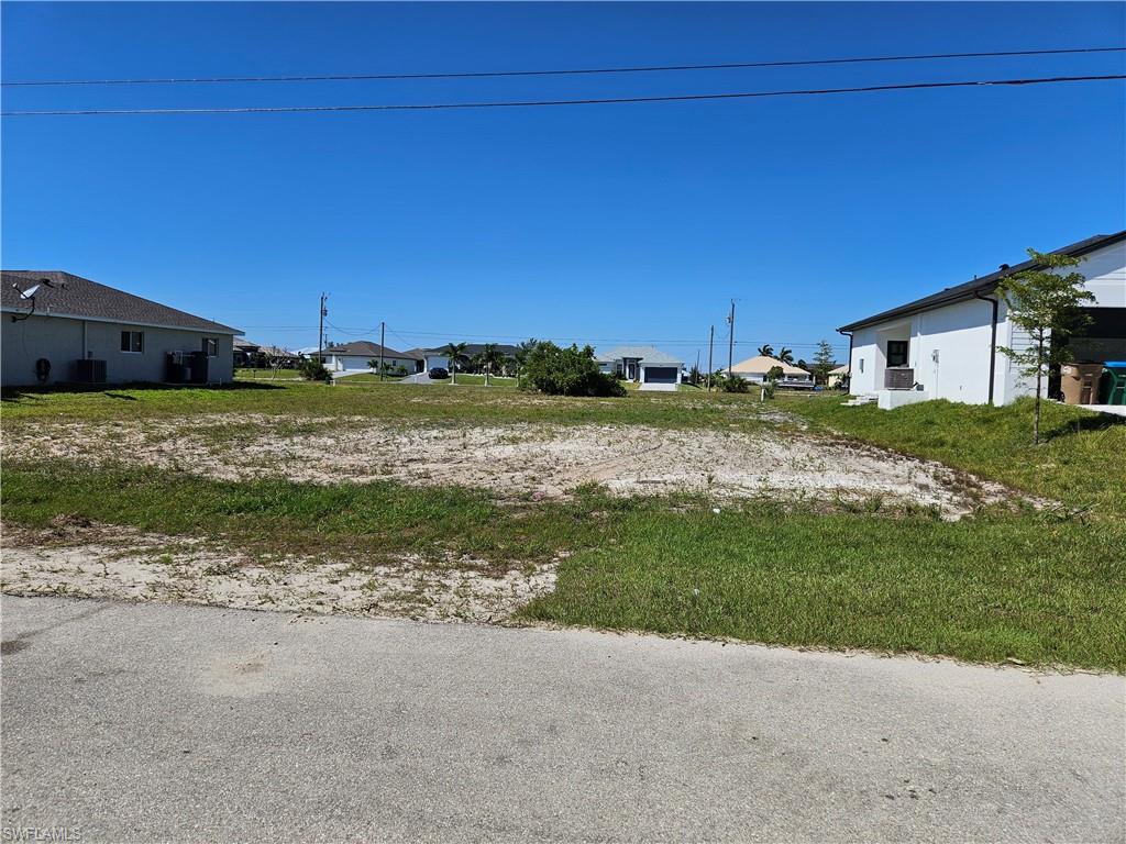 CAPE CORAL - Land