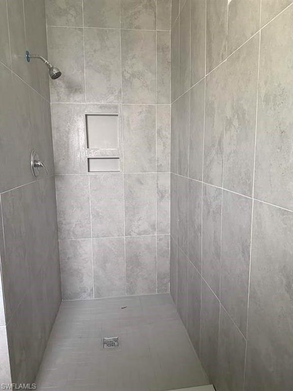 HENDRY ESTATES - Residential