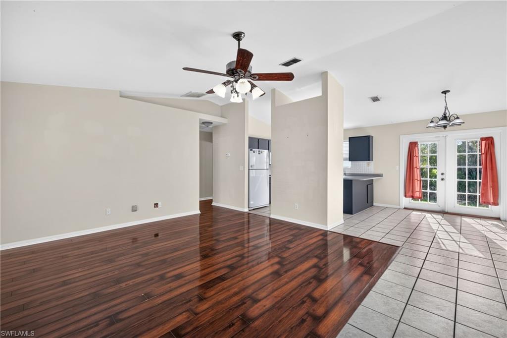 SAN CARLOS PARK - Residential