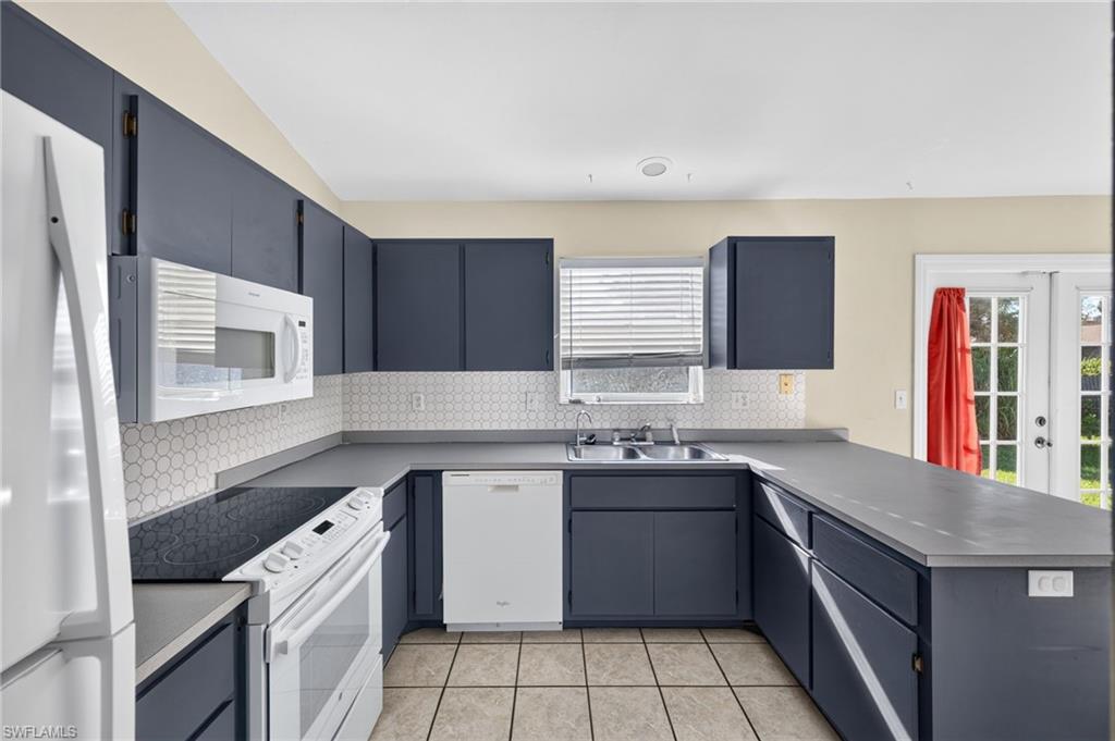 SAN CARLOS PARK - Residential