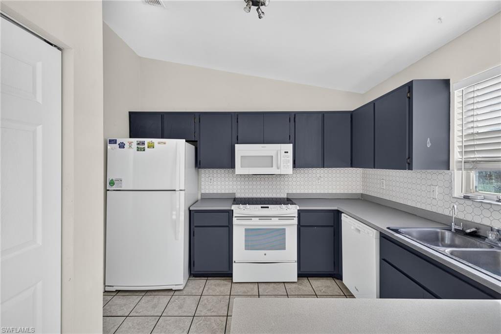 SAN CARLOS PARK - Residential