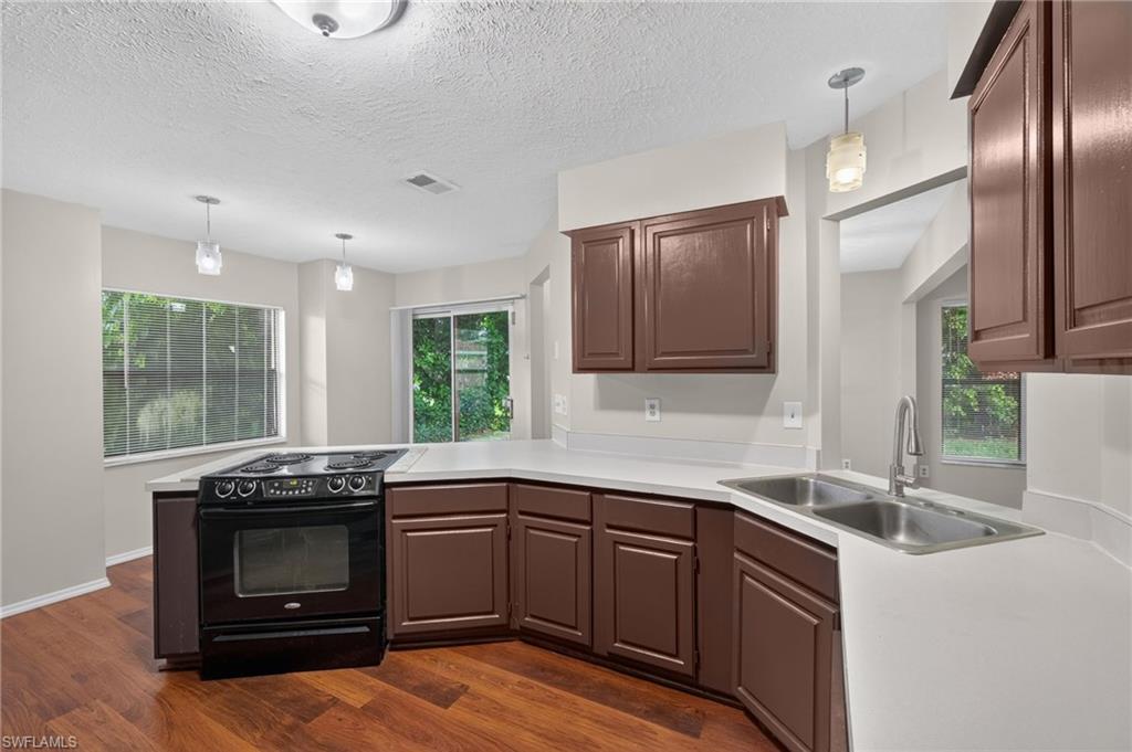 SAN CARLOS PARK - Residential