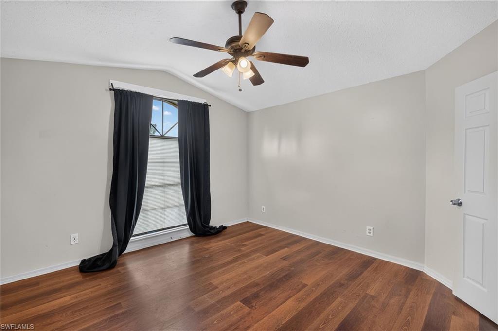 SAN CARLOS PARK - Residential