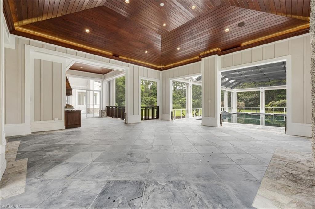 COACH HOUSE - Residential