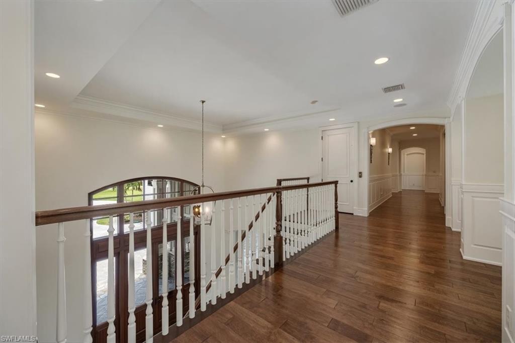 COACH HOUSE - Residential