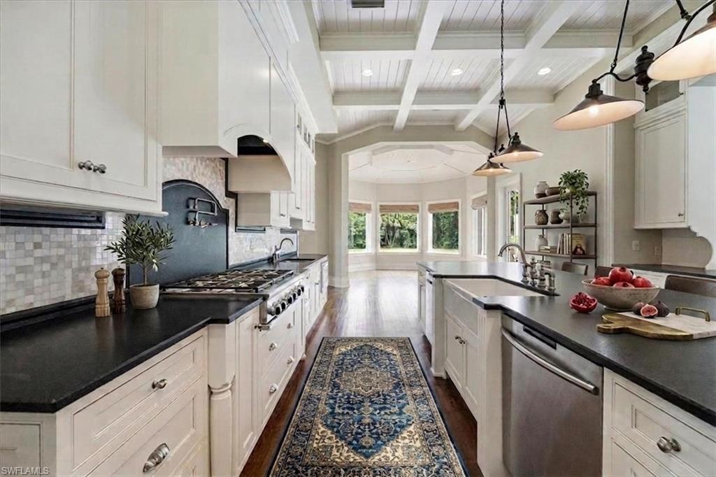 COACH HOUSE - Residential
