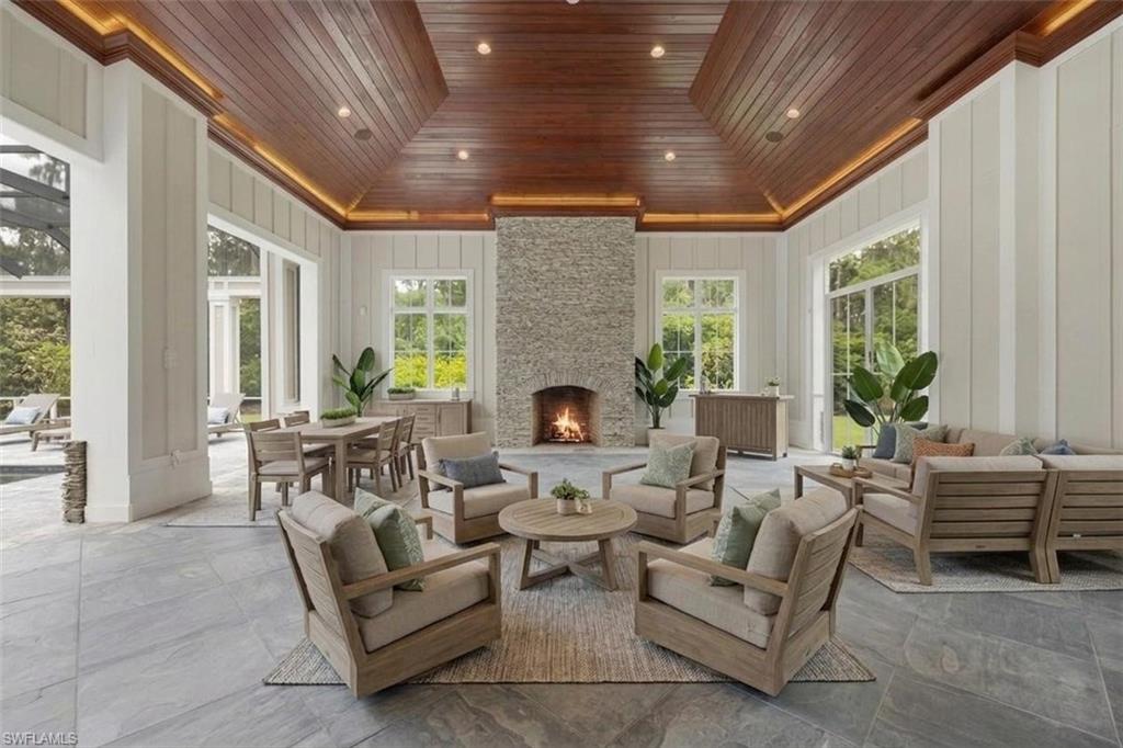 COACH HOUSE - Residential