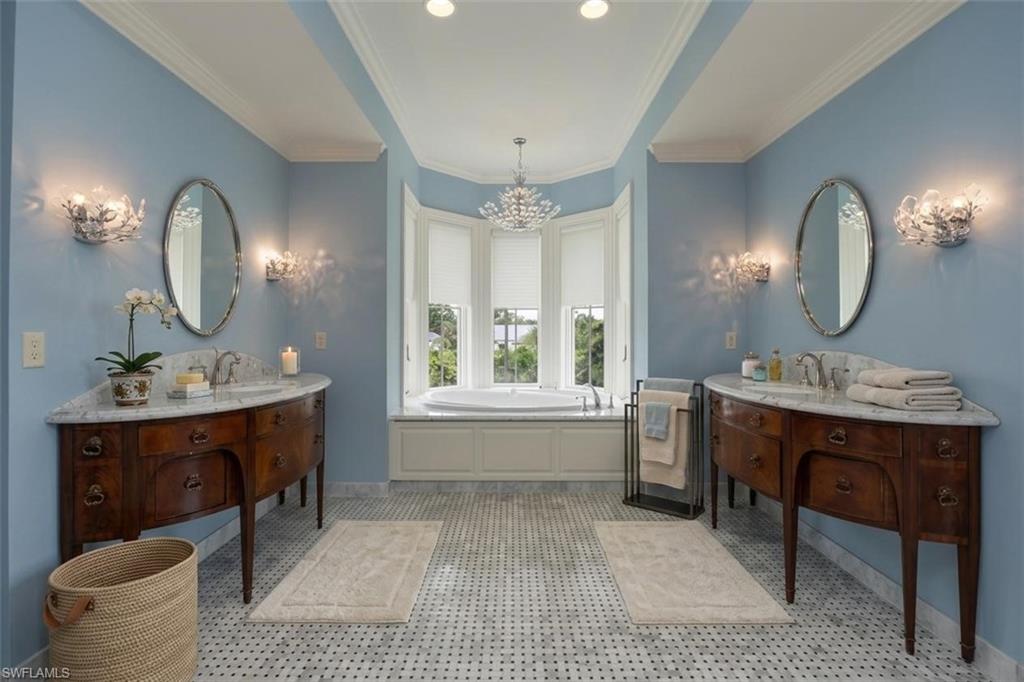 COACH HOUSE - Residential