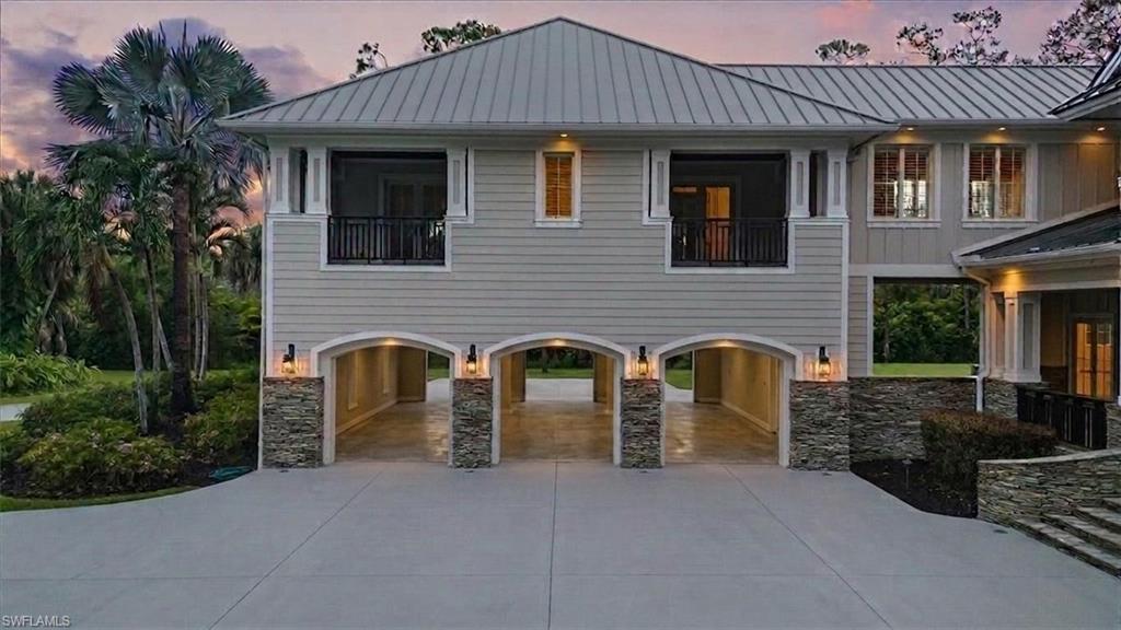 COACH HOUSE - Residential