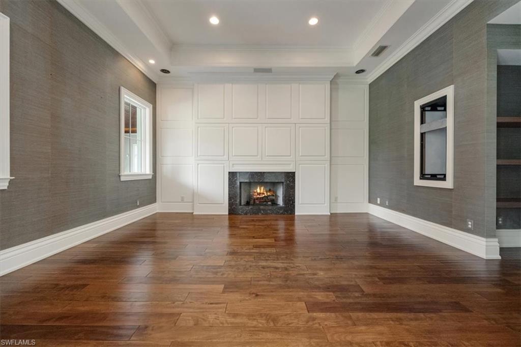 COACH HOUSE - Residential