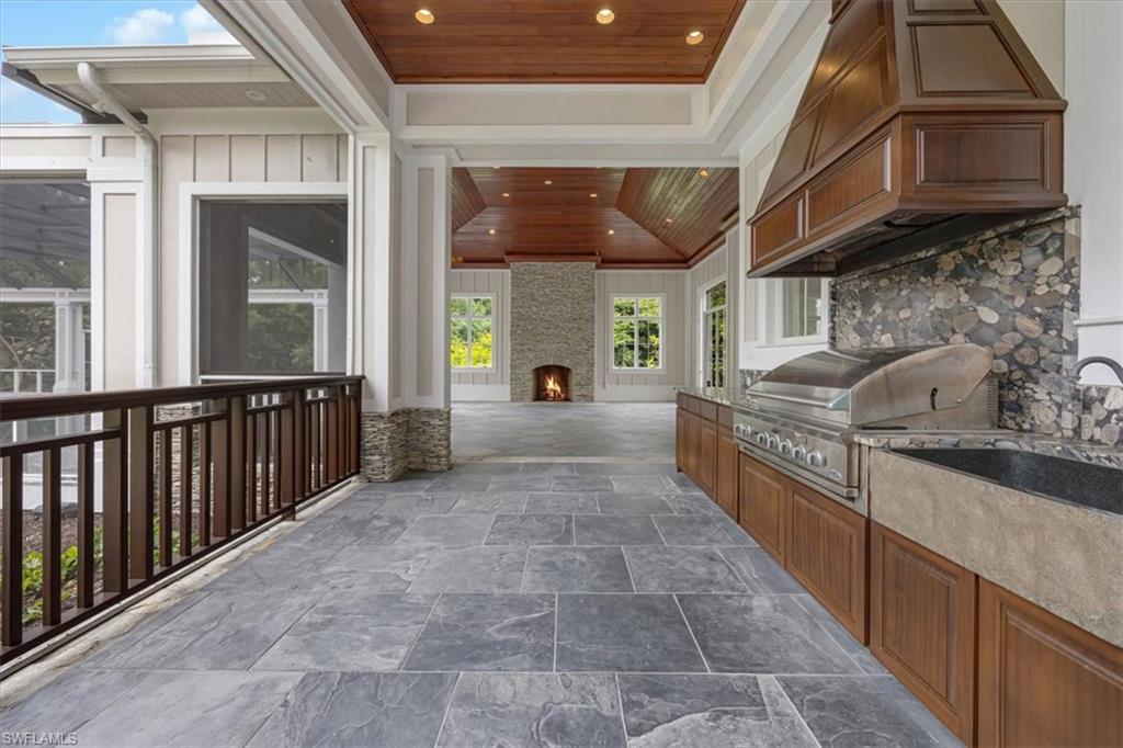 COACH HOUSE - Residential