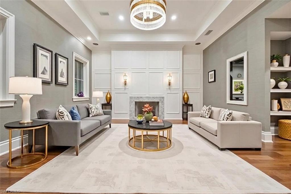 COACH HOUSE - Residential