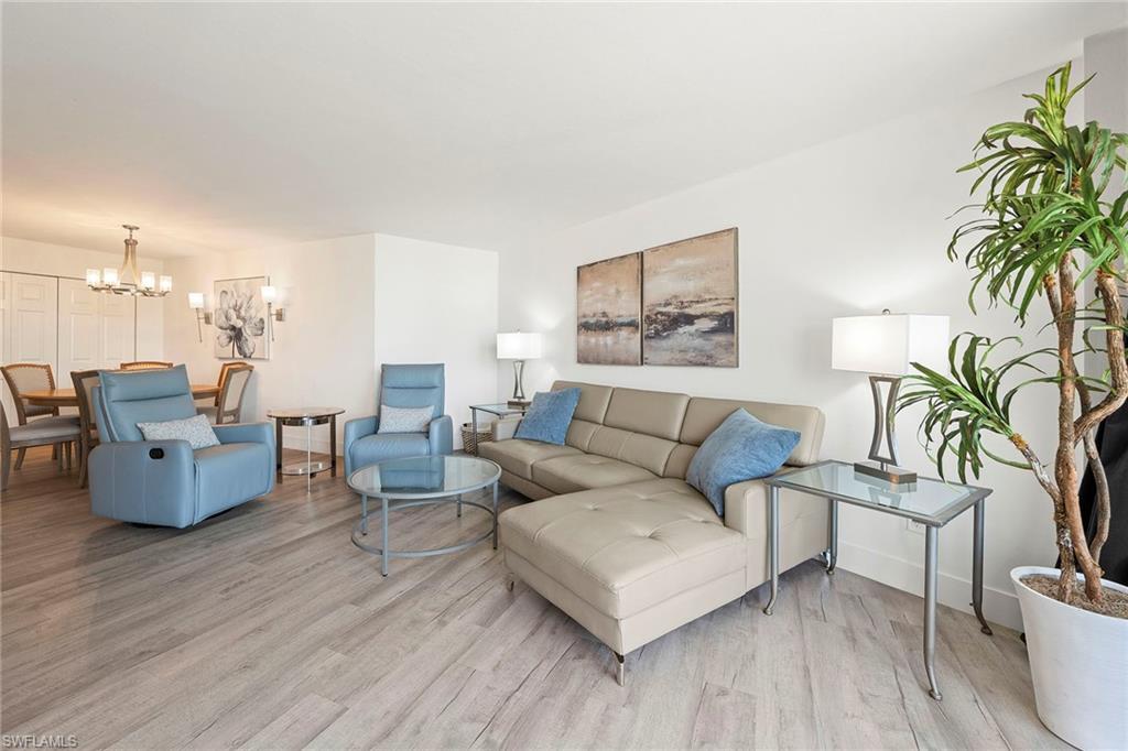 SOUTH SEAS - Residential