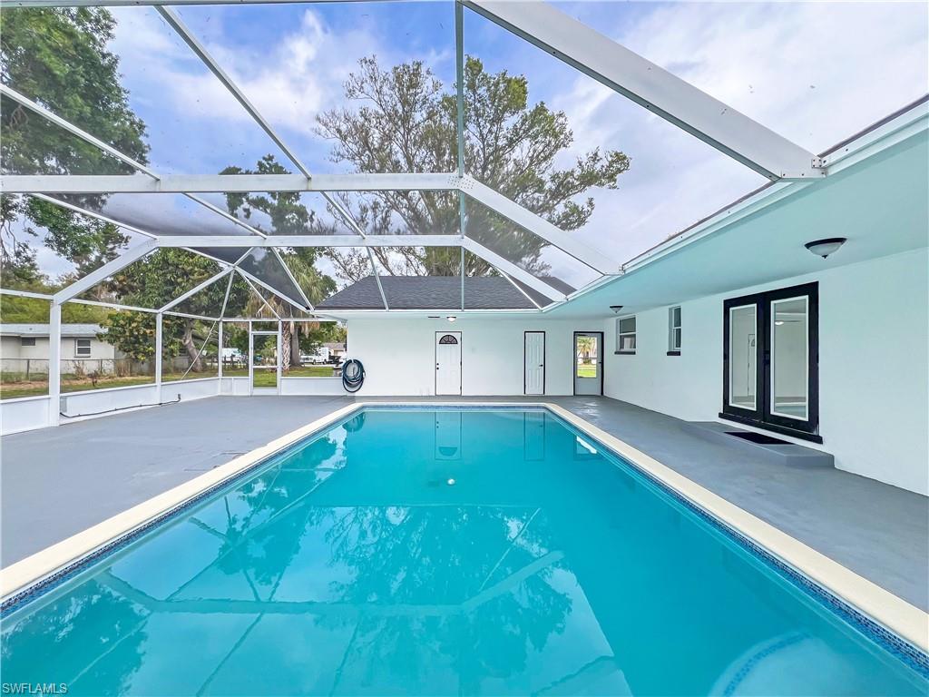 EDGEWATERS GARDENS - Residential