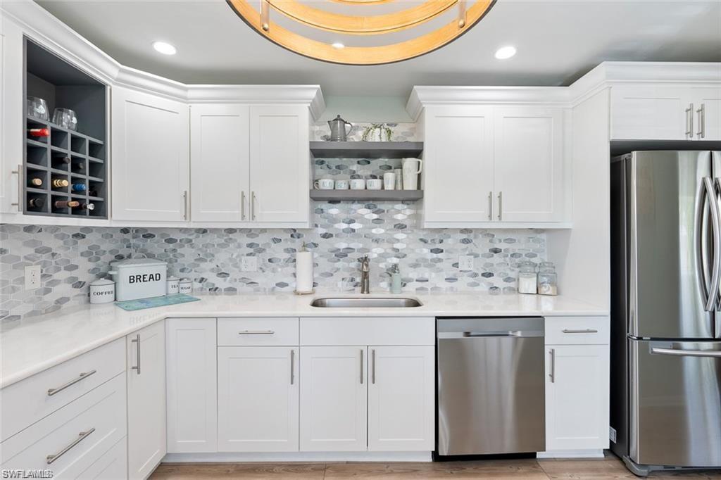 GLADES COUNTRY CLUB - Residential